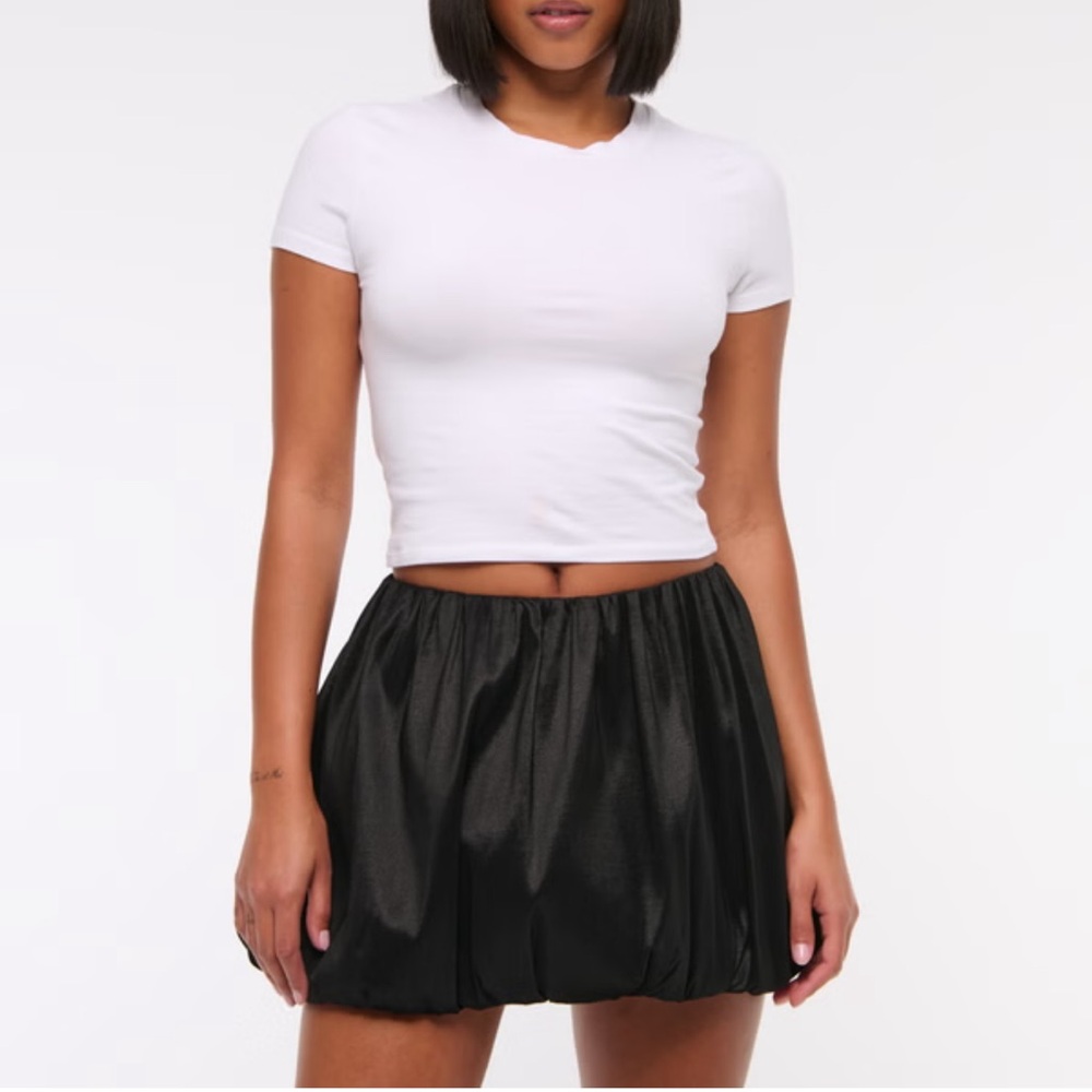 Abercrombie & Fitch Black Mid Rise Bubble Hem Mini Skort